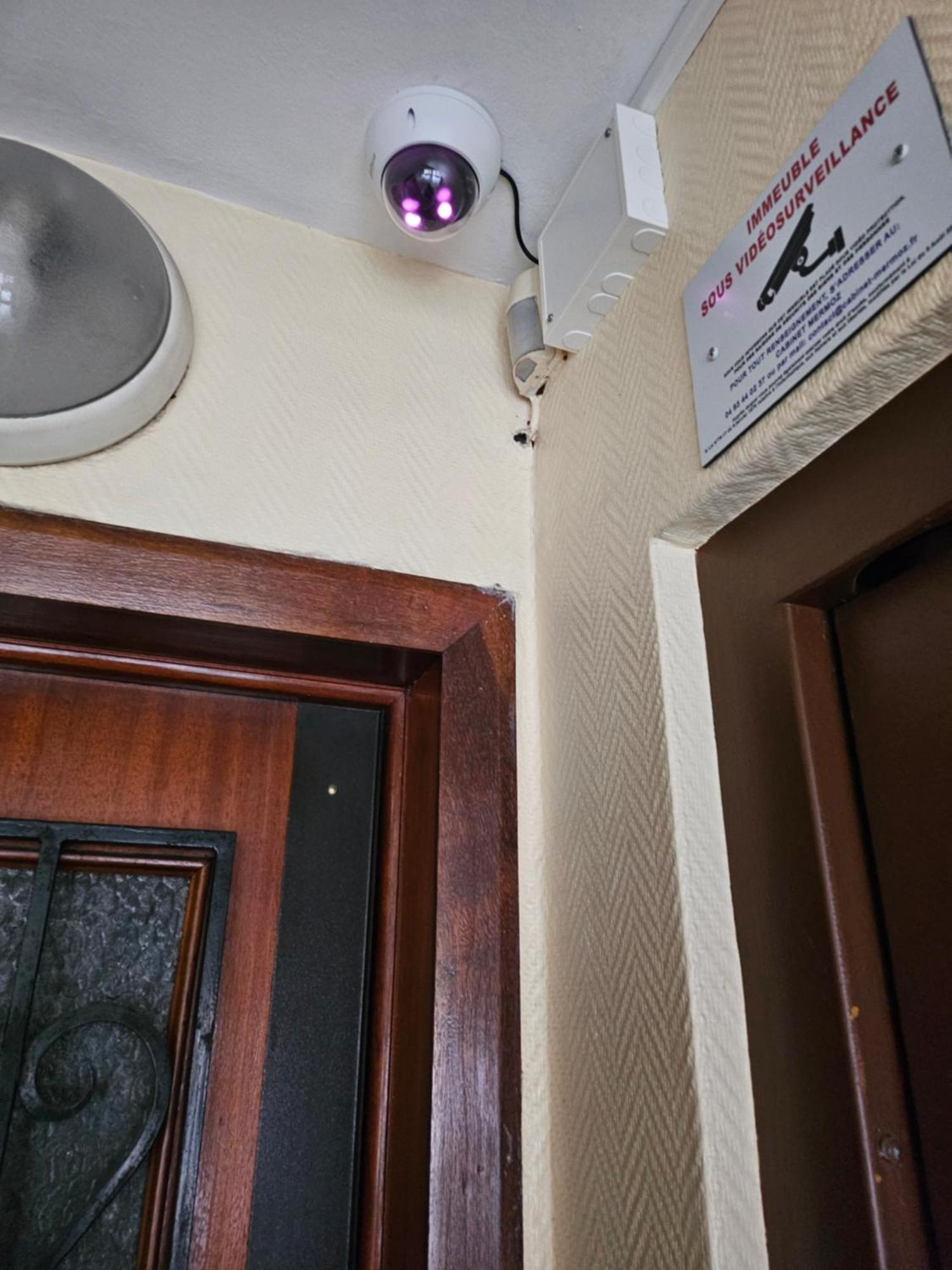 Charment Studio Apartment Nice Luaran gambar